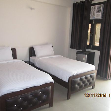 Charanpahari Hotel New Delhi Luaran gambar