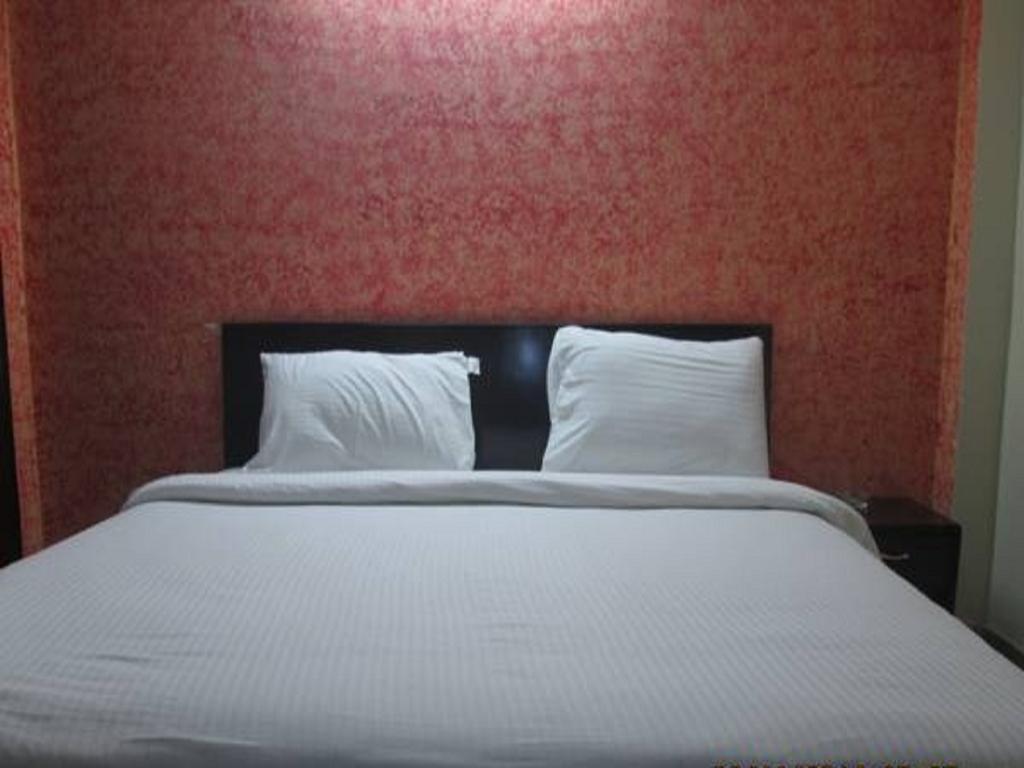 Charanpahari Hotel New Delhi Bilik gambar