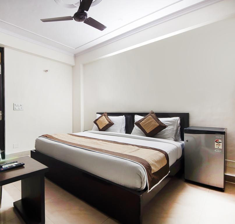 Charanpahari Hotel New Delhi Luaran gambar
