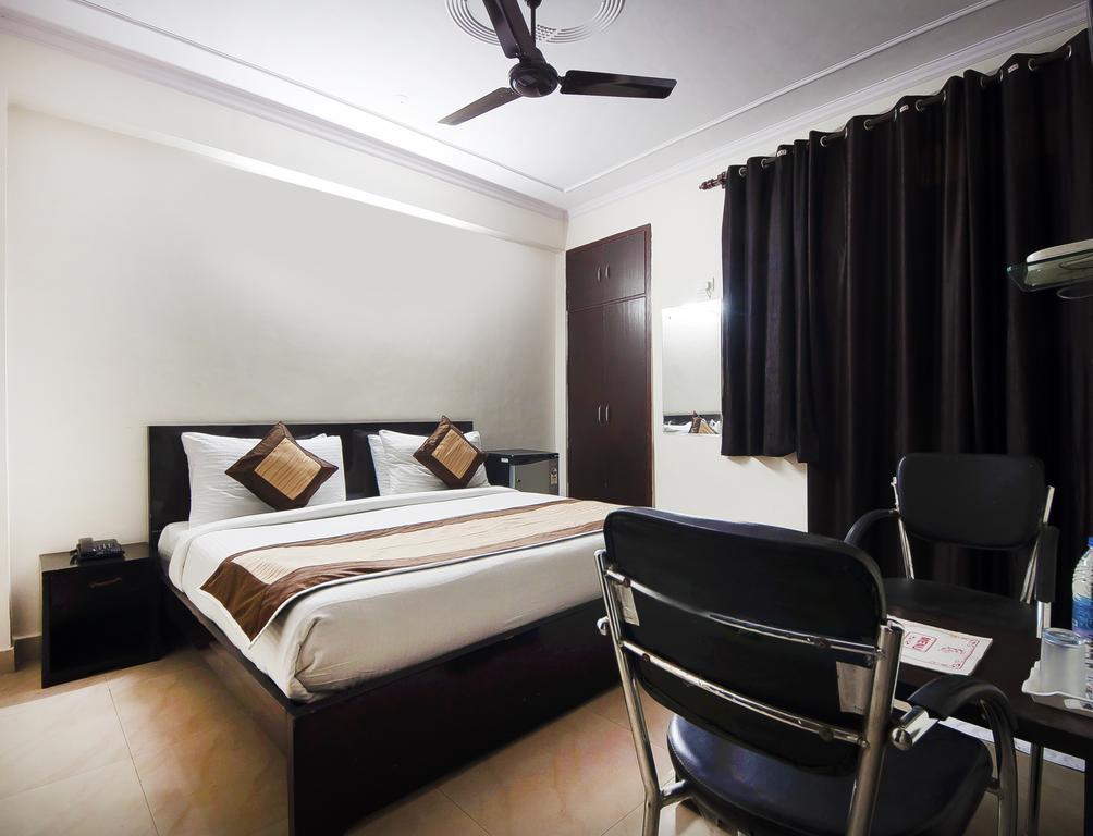 Charanpahari Hotel New Delhi Luaran gambar