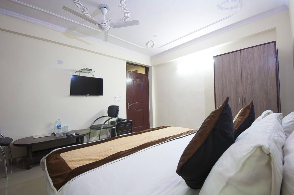 Charanpahari Hotel New Delhi Luaran gambar