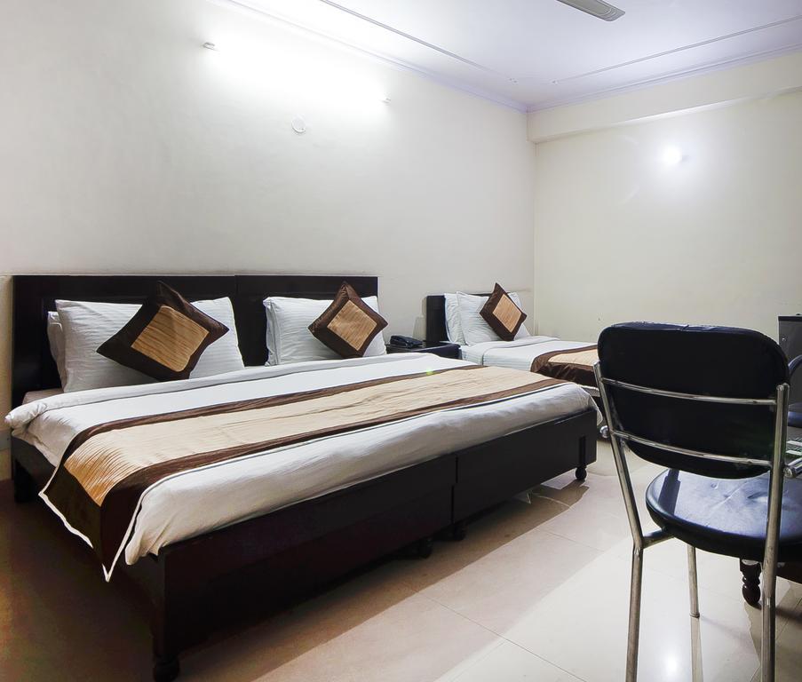 Charanpahari Hotel New Delhi Luaran gambar