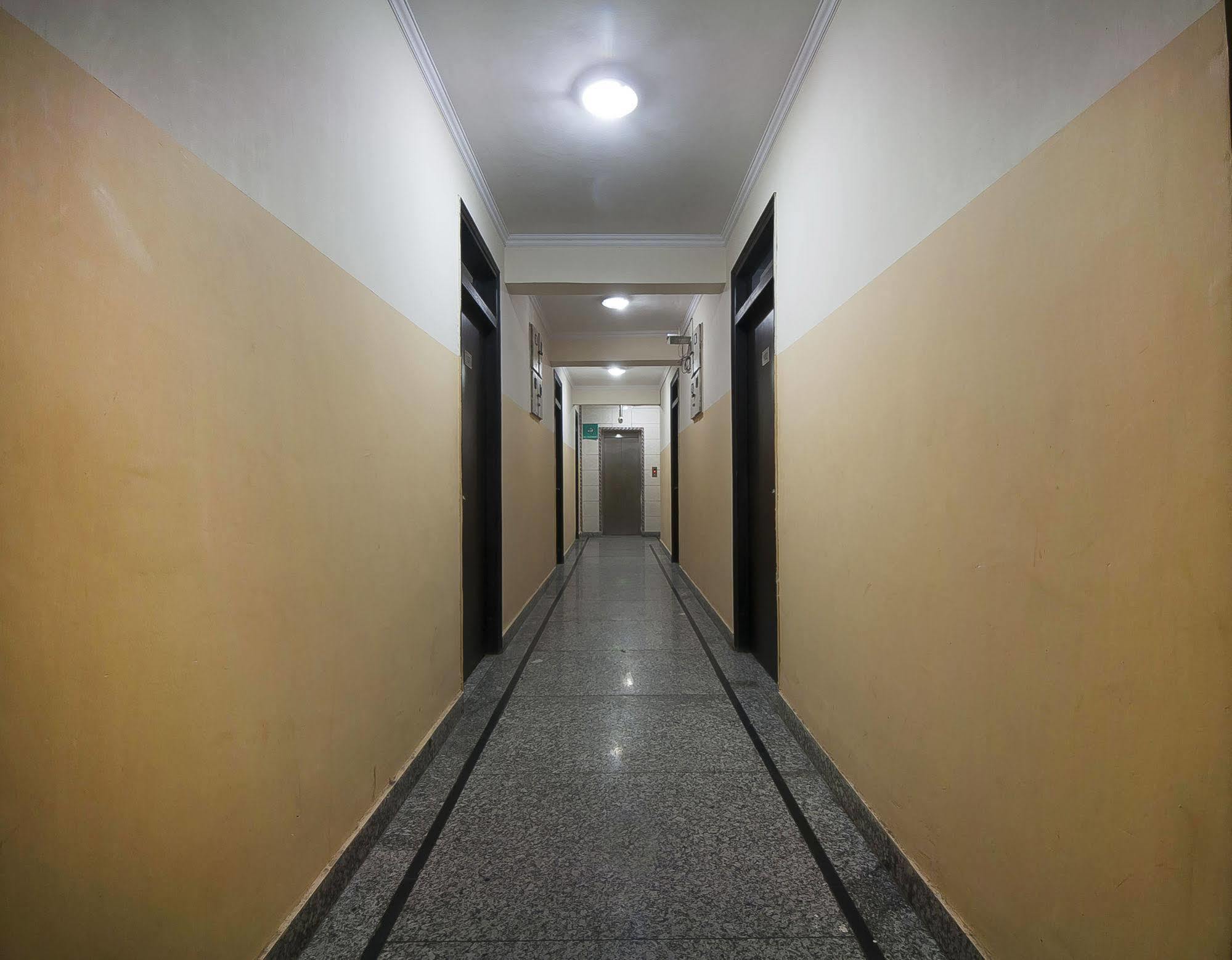 Charanpahari Hotel New Delhi Luaran gambar