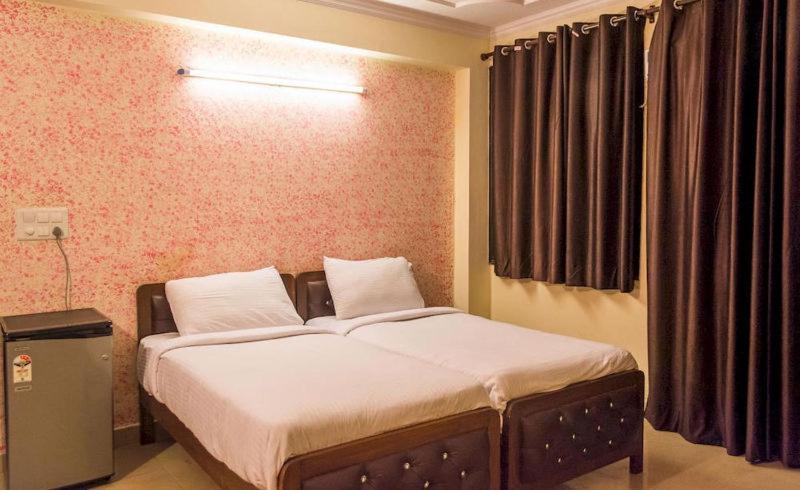 Charanpahari Hotel New Delhi Luaran gambar
